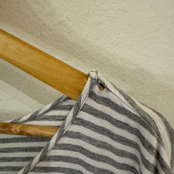 Southern Tide Women's Flutter Sleeve Blouse Striped White Grey XL - Picture 4 of 6